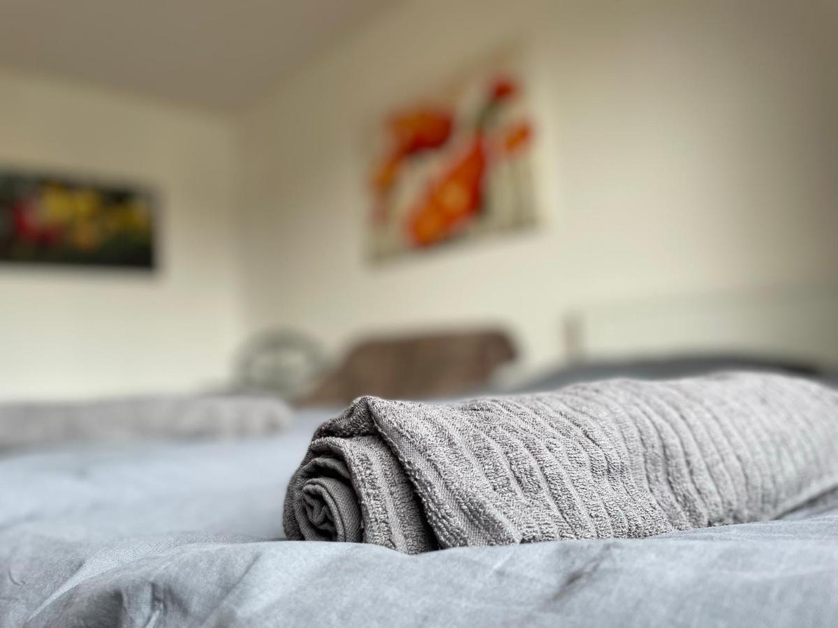 Schoene Einfache Ferienwohnung Mitten In Ольденбург Экстерьер фото